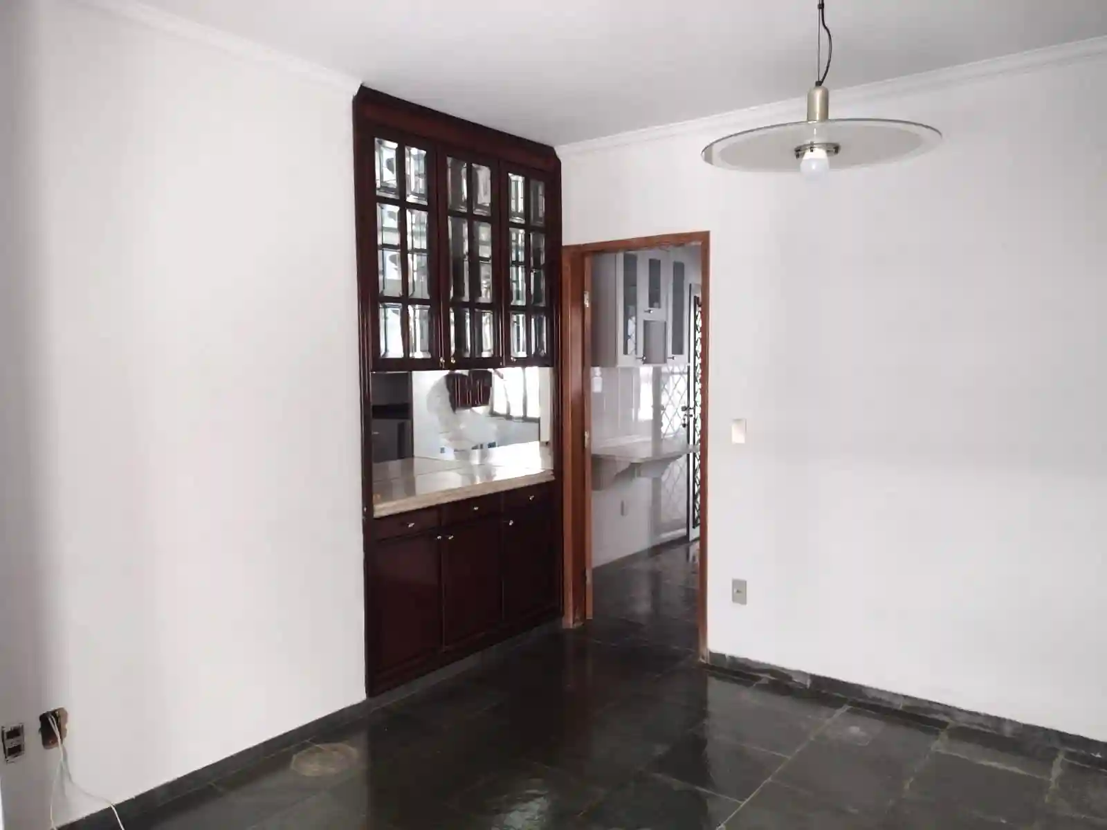 Casa com 3 quartos à venda, 200m² — foto 3 de 48