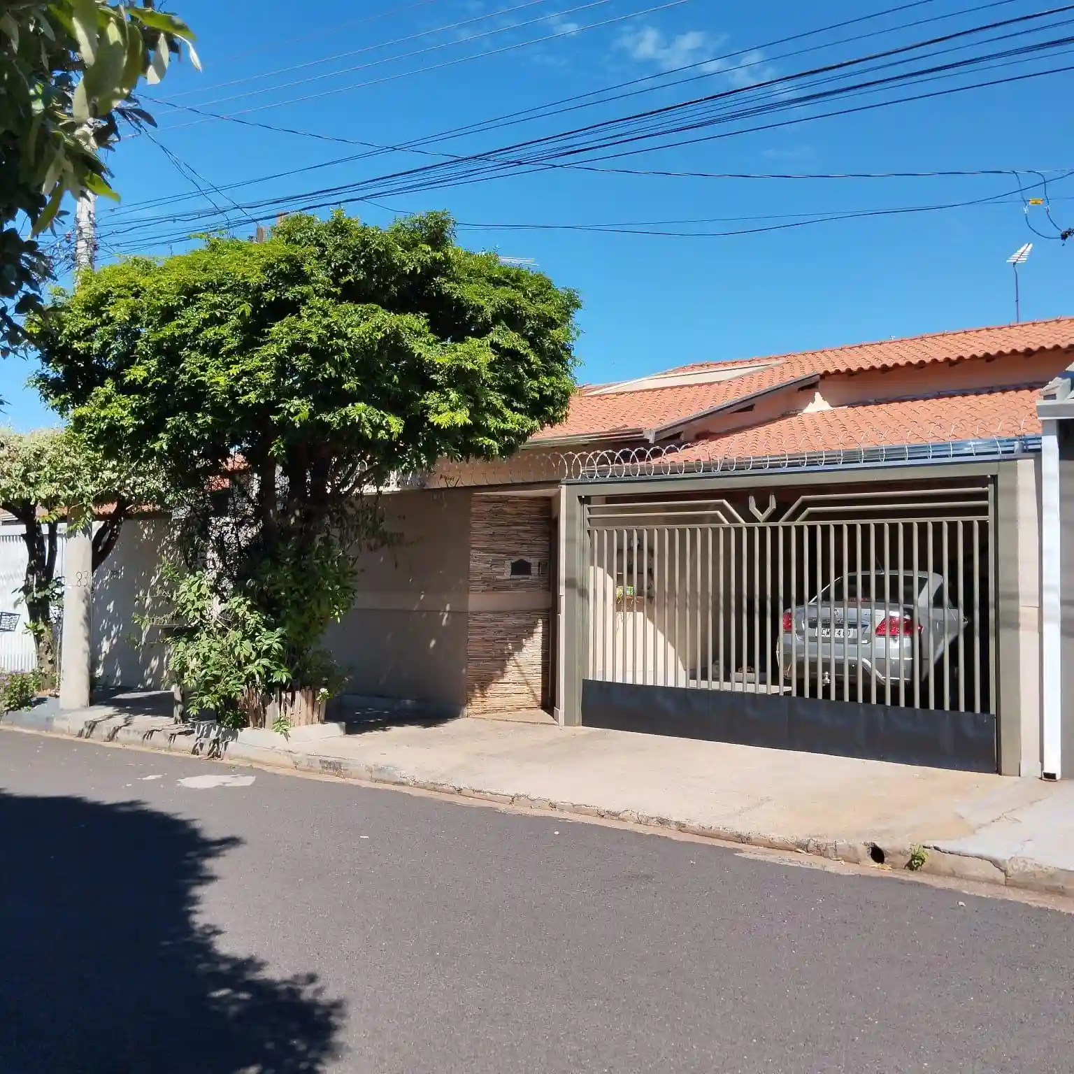 Casa com 3 quartos à venda, 180m² — foto 2 de 20