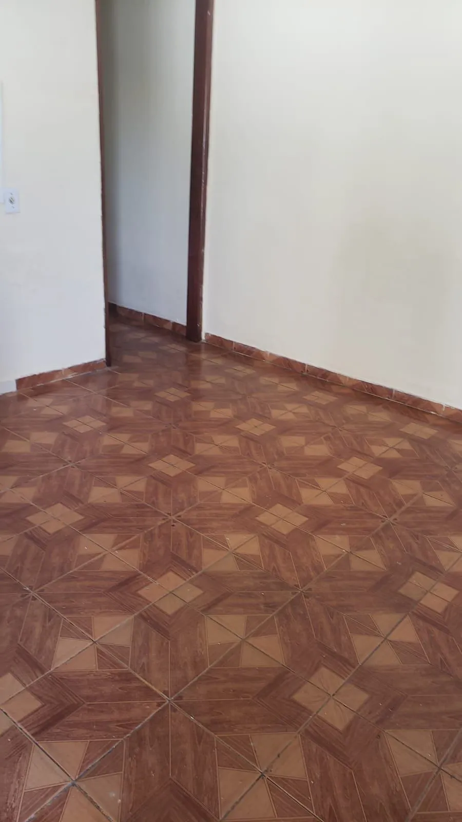 Casa com 1 quarto à venda, 180m² — foto 1 de 10