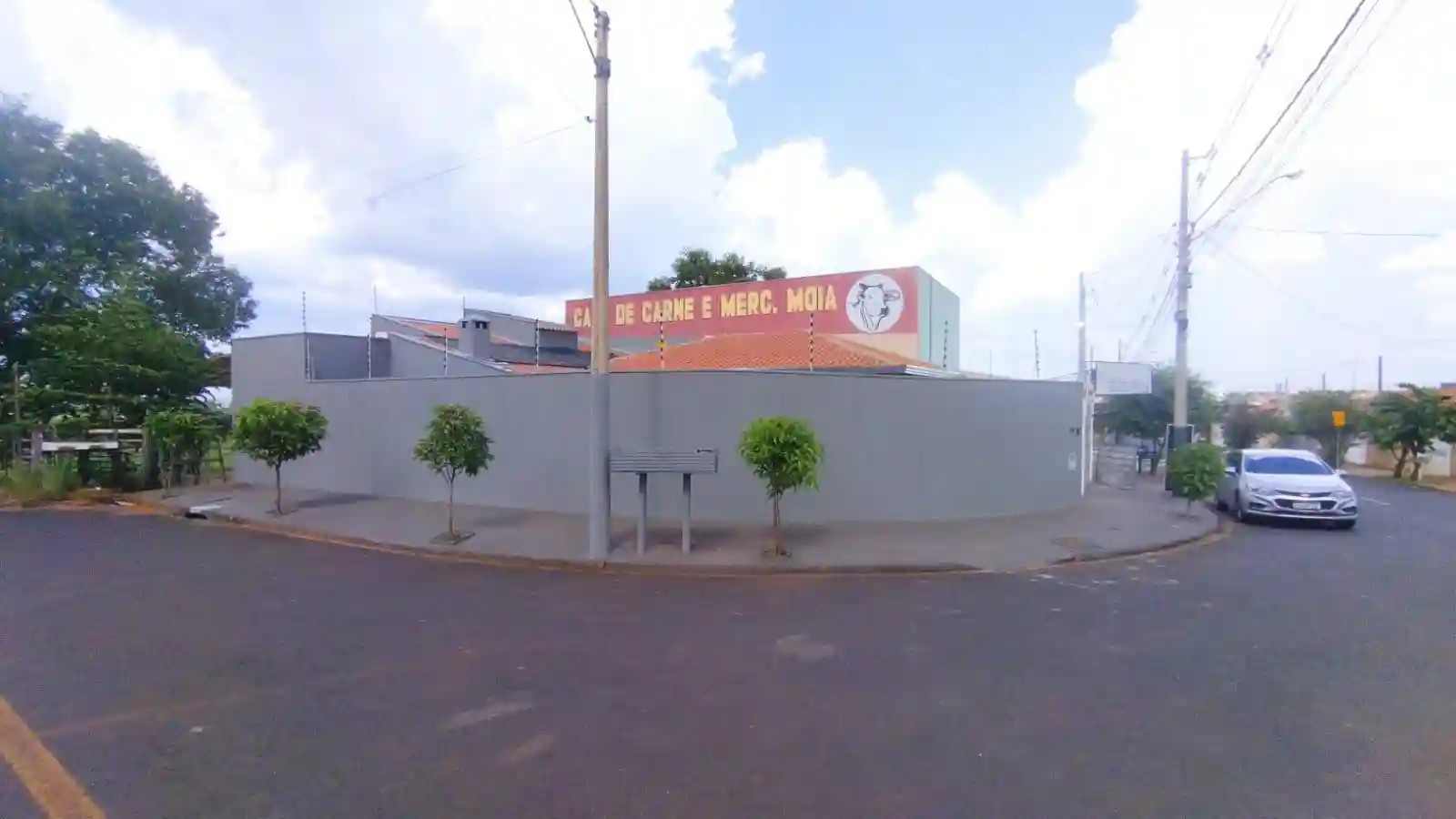 Casa Comercial com 2 quartos à venda, 242m² — foto 1 de 8