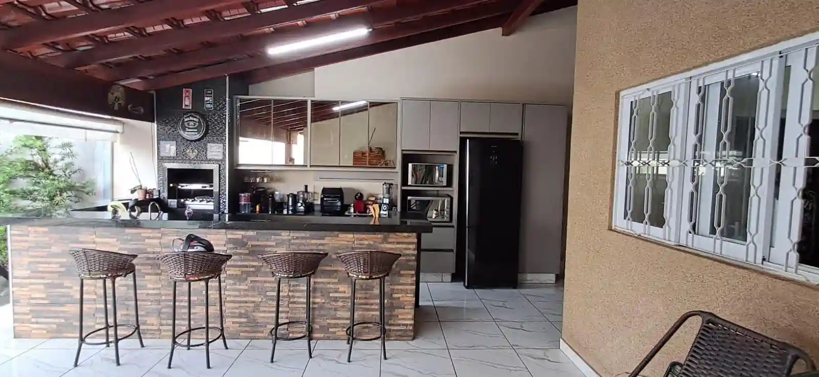 Casa com 3 quartos à venda, 200m² — foto 2 de 21