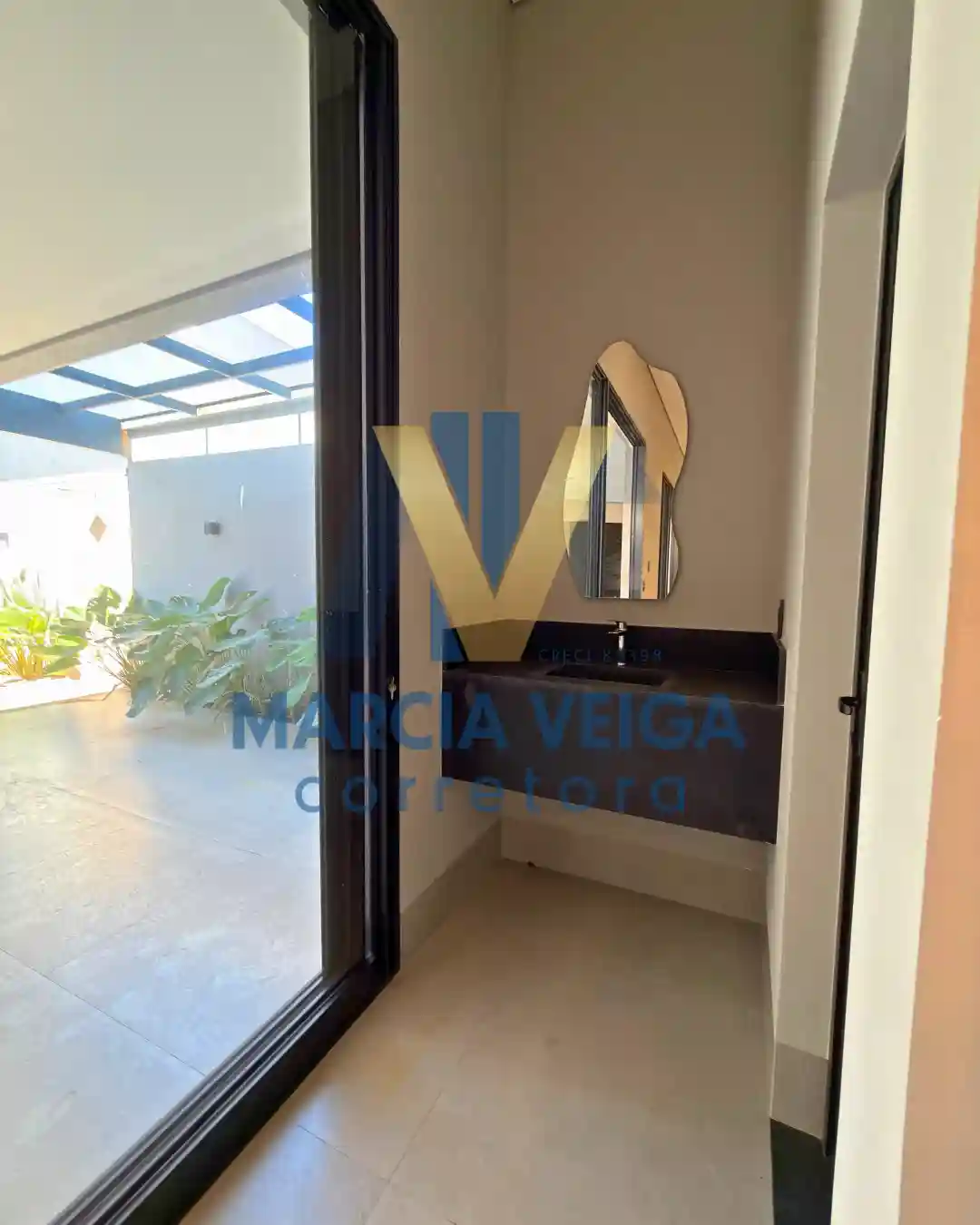 Casa de Condomínio com 4 quartos à venda, 238m² — foto 4 de 26