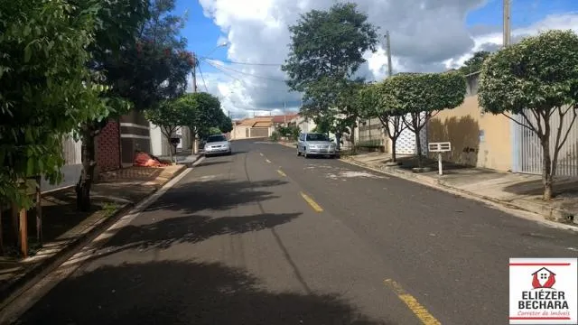 Casa à venda — foto 2 de 3