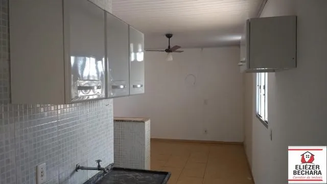 Casa à venda — foto 3 de 3
