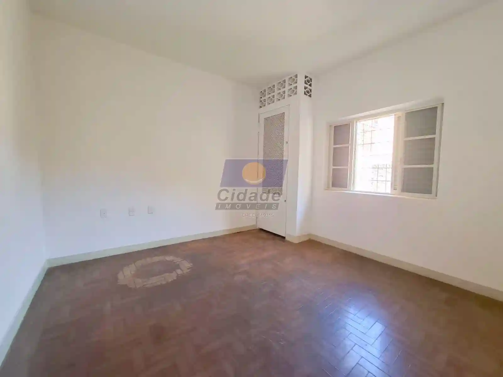 Casa com 3 quartos à venda, 484m² — foto 2 de 23