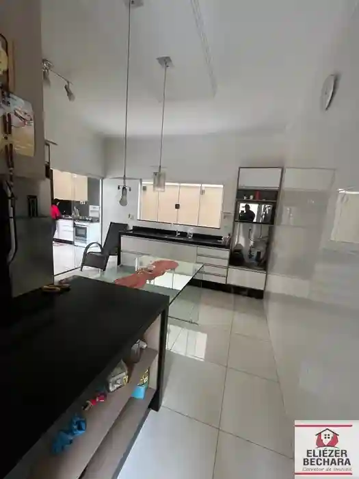 Casa com 3 quartos à venda, 180m² — foto 5 de 14