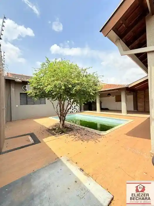 Casa com 3 quartos à venda, 230m² — foto 33 de 39