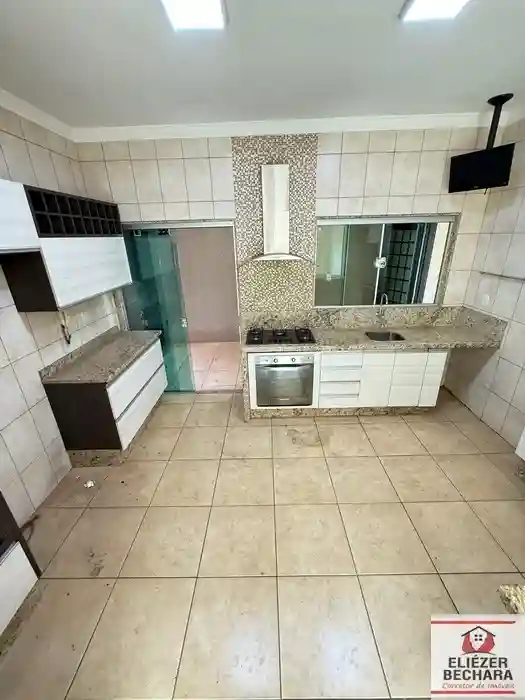 Casa com 3 quartos à venda, 230m² — foto 11 de 39