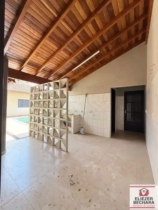 Casa com 3 quartos à venda, 230m² — foto 21 de 39