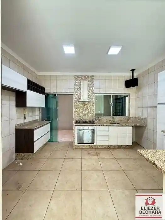Casa com 3 quartos à venda, 230m² — foto 16 de 39