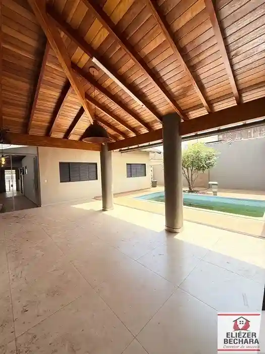 Casa com 3 quartos à venda, 230m² — foto 1 de 39