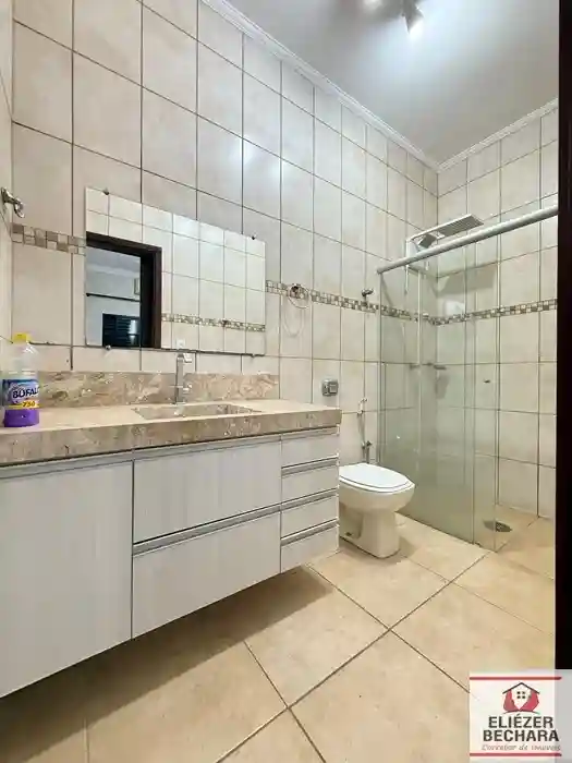 Casa com 3 quartos à venda, 230m² — foto 2 de 39