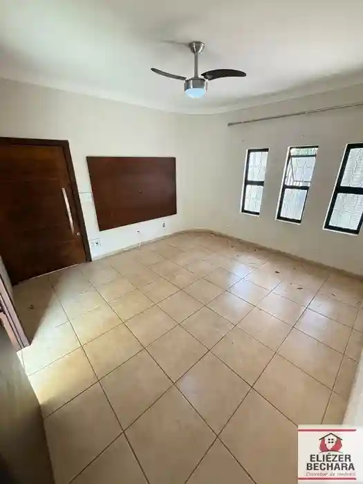 Casa com 3 quartos à venda, 230m² — foto 10 de 39
