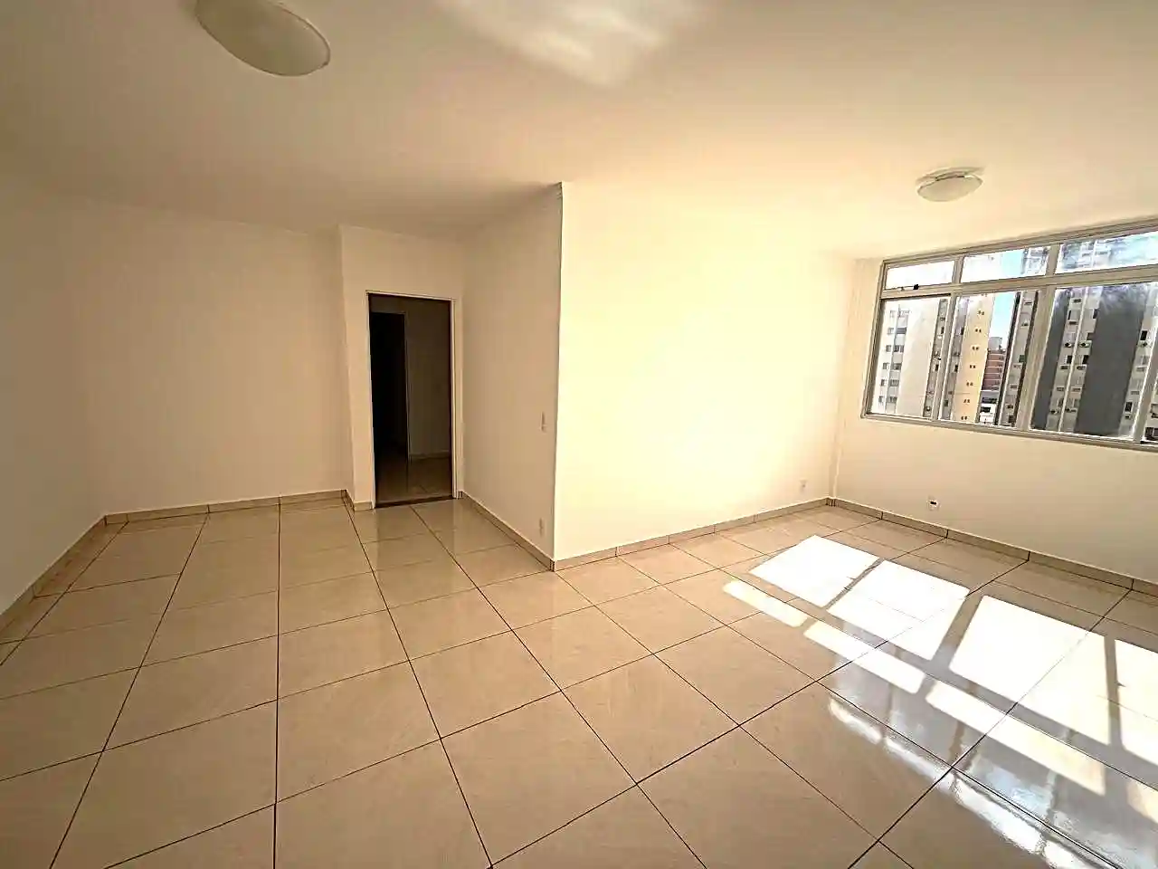 Apartamento com 3 quartos para aluguel, 120m² — foto 1 de 14