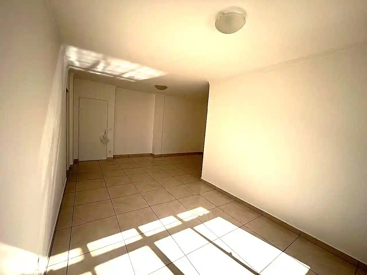 Apartamento com 3 quartos para aluguel, 120m² — foto 2 de 14