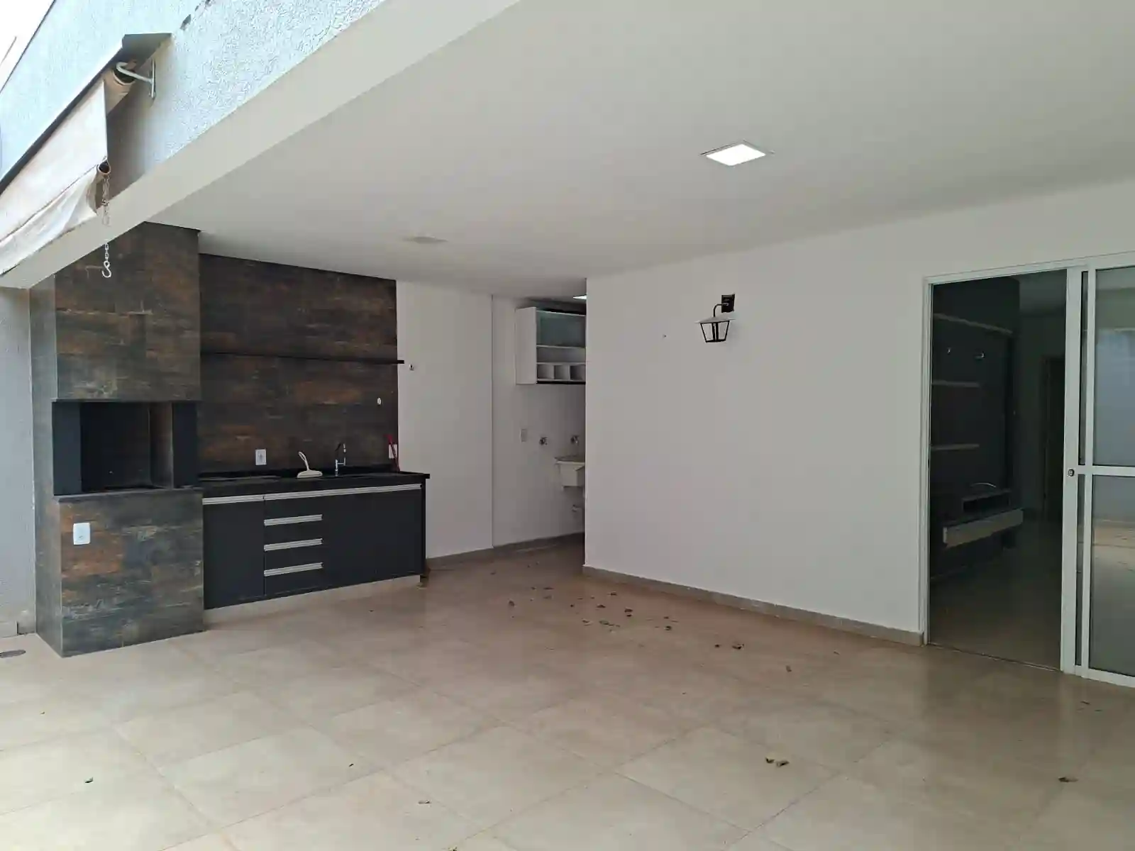 Casa de Condomínio com 3 quartos à venda, 10m² — foto 1 de 12