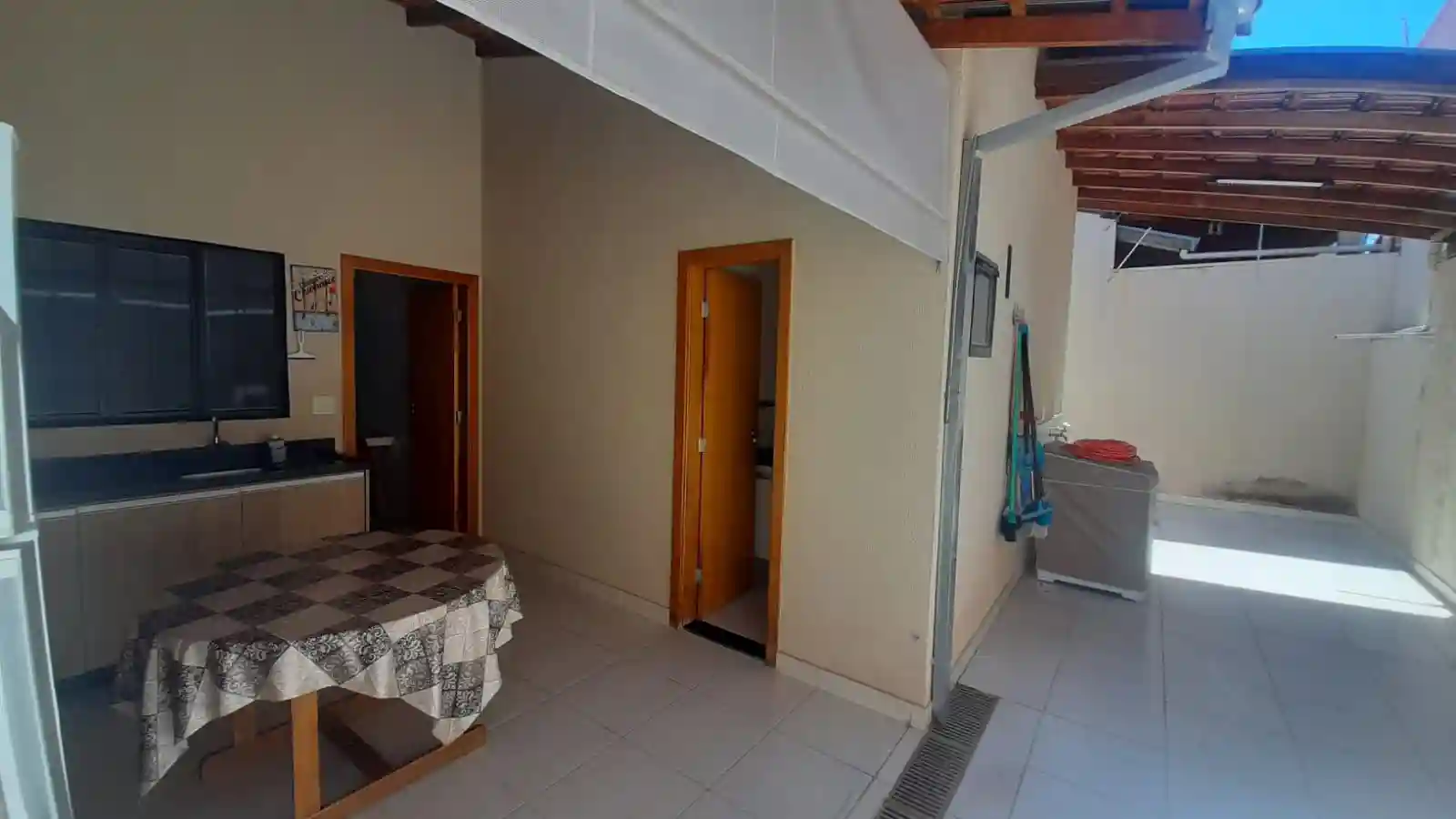 Casa com 3 quartos à venda, 210m² — foto 16 de 18