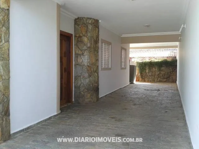 Casa à venda — foto 1 de 2