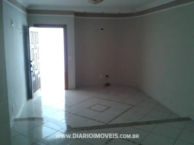 Casa à venda — foto 2 de 2