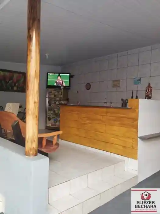 Casa com 3 quartos à venda, 150m² — foto 2 de 17