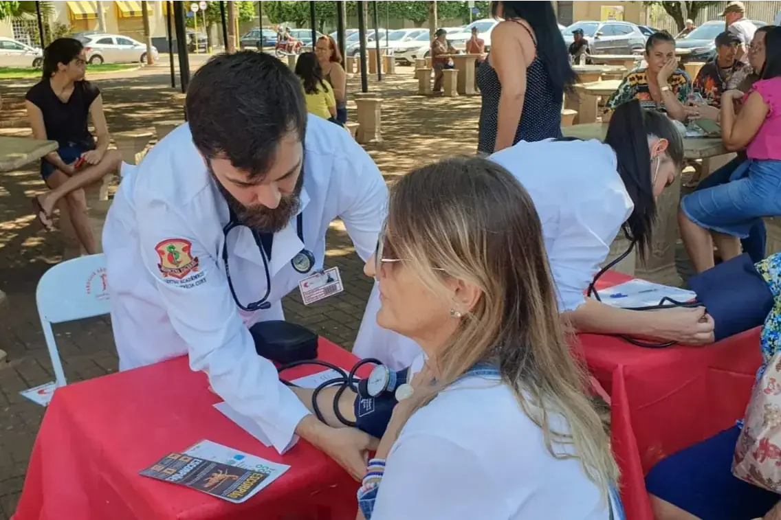 Universidades unem formação e atendimento social