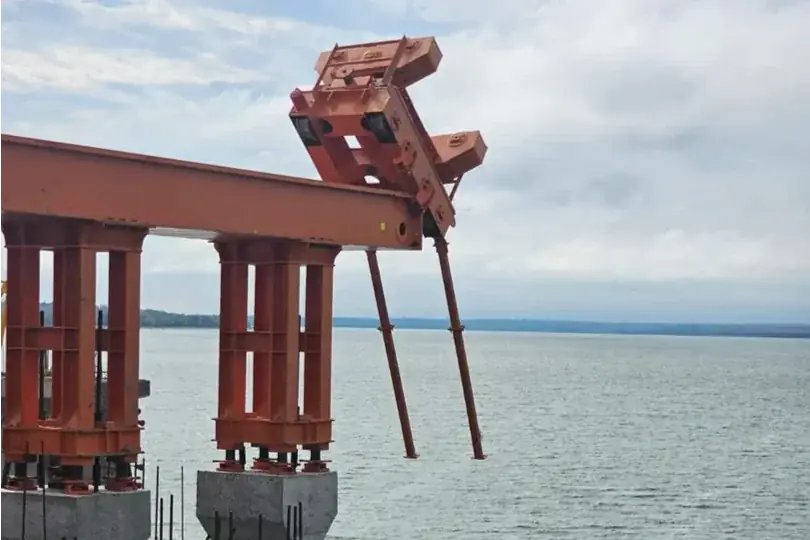 Homem cai no rio Tietê durante construção de ponte em Novo Horizonte