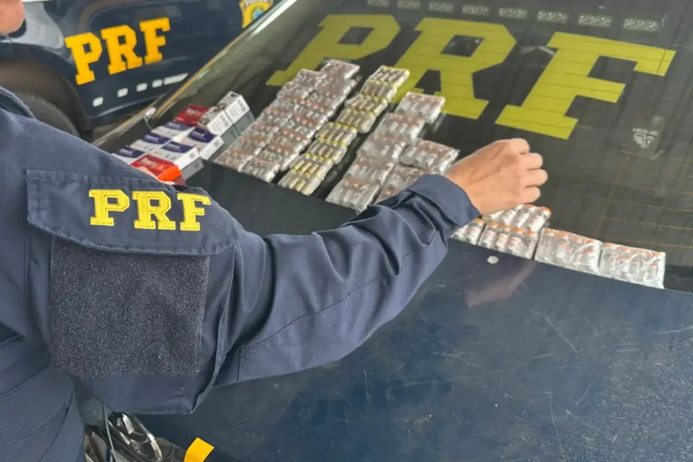 PRF apreende remédio emagrecedor sem registro em pedágio de José Bonifácio