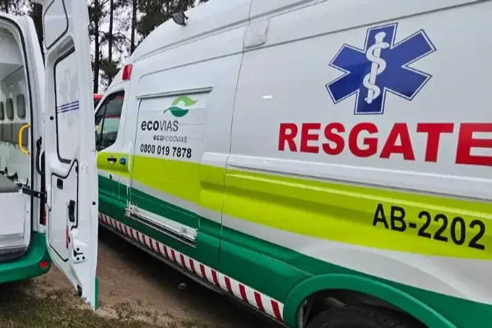 Motorista fica ferido após capotar carro no trevo de Cedral