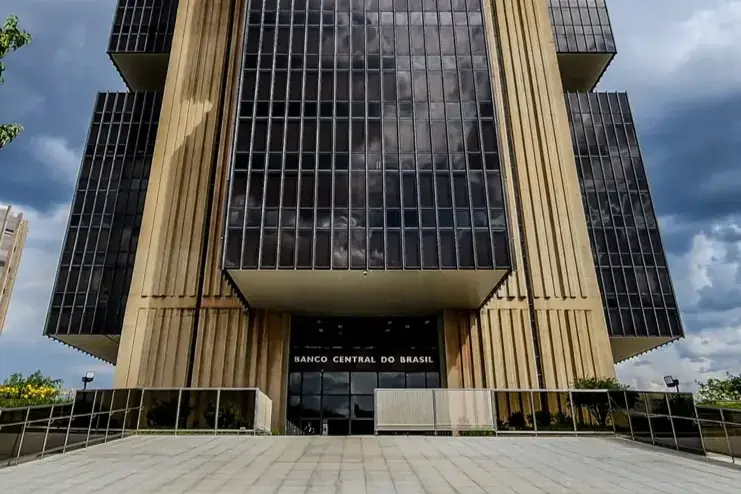 Mercado mantém projeções para IPCA, PIB e Selic de 2025