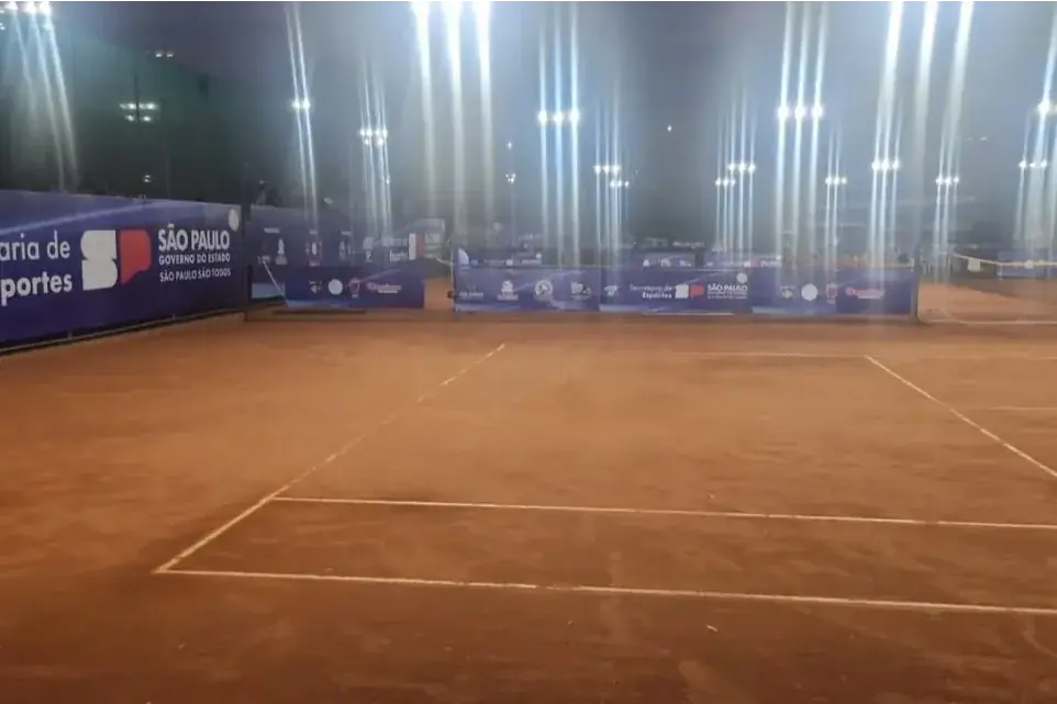 Quadra de tênis no Clube Monte Líbano, em Mirassol, sede do Circuito Aberto de Tênis Juvenil (Divulgação)