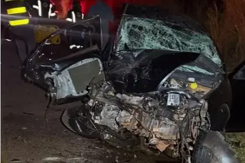 Veículo ficou destruído (Iago Sincero)
