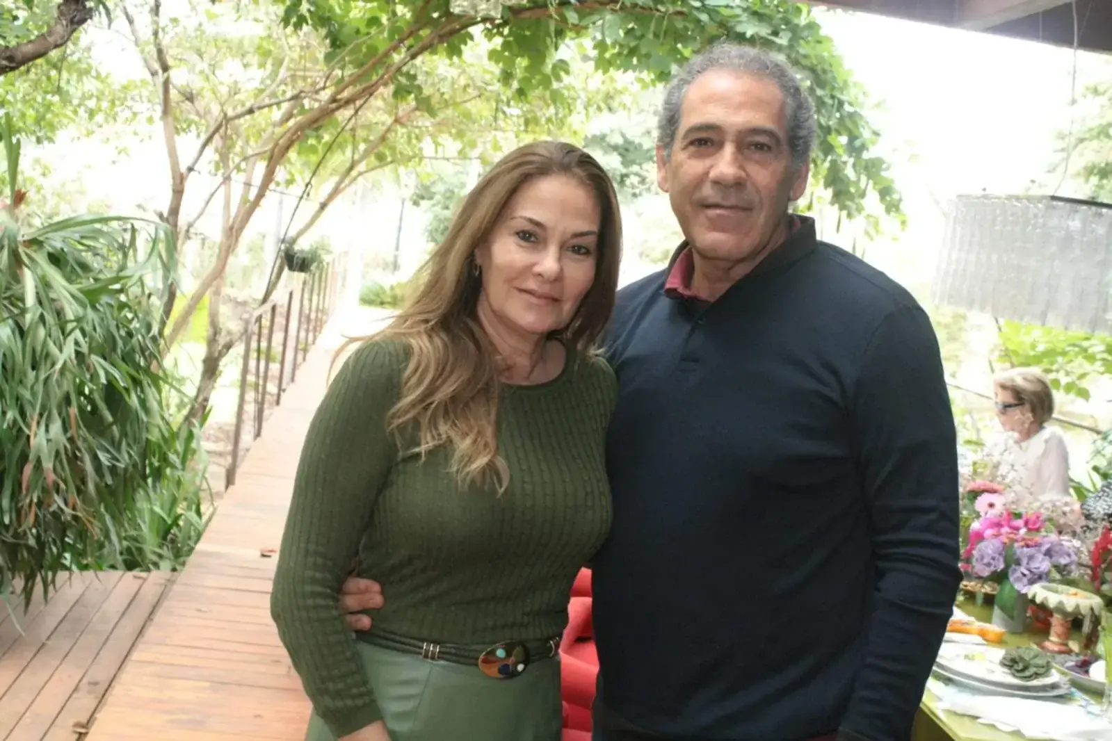 Jorge Sidericoudes e a mulher Maria Gracinda Cabrera, em feijoada no Green Palm (Arnaldo Mussi)