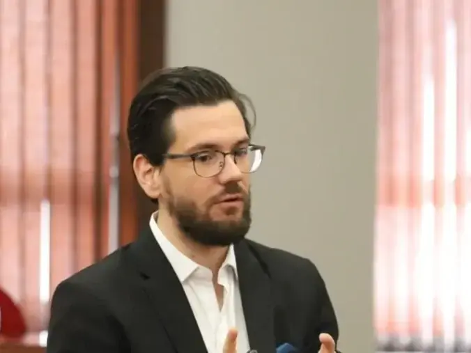 Thumbnail description