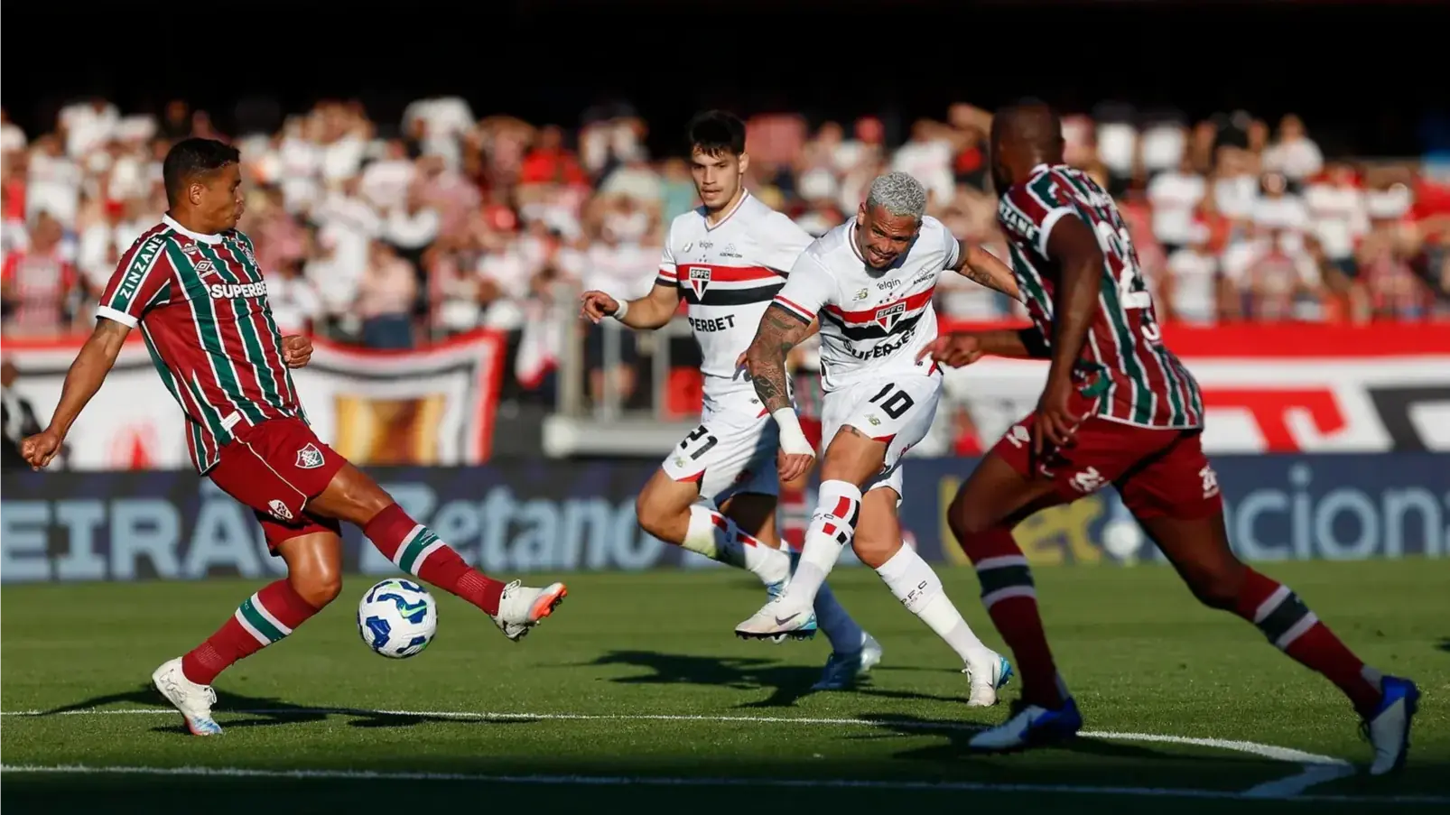 Lance da partida entre São Paulo e Fluminense no MorumBis (Rubens Chiri / São Paulo FC)