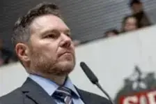 Após ensaiar reaproximação, Coronel volta a colocar Campetti na geladeira