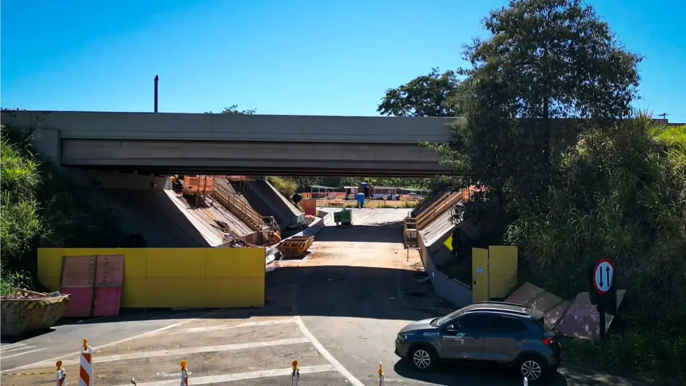Viaduto está interditado desde o dia 14 (Ecovias/Divulgação)