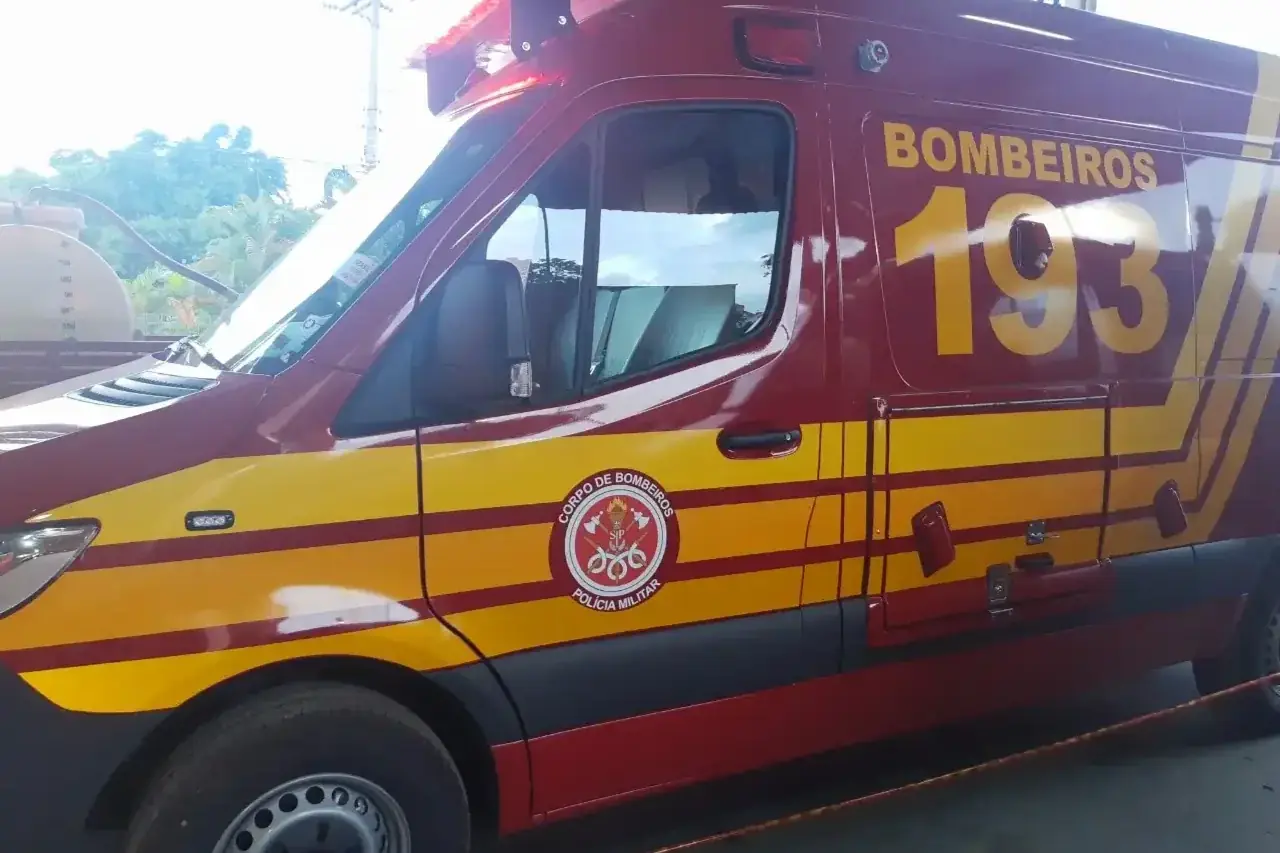 Colisão frontal no Solidariedade deixa casal grave em Rio Preto