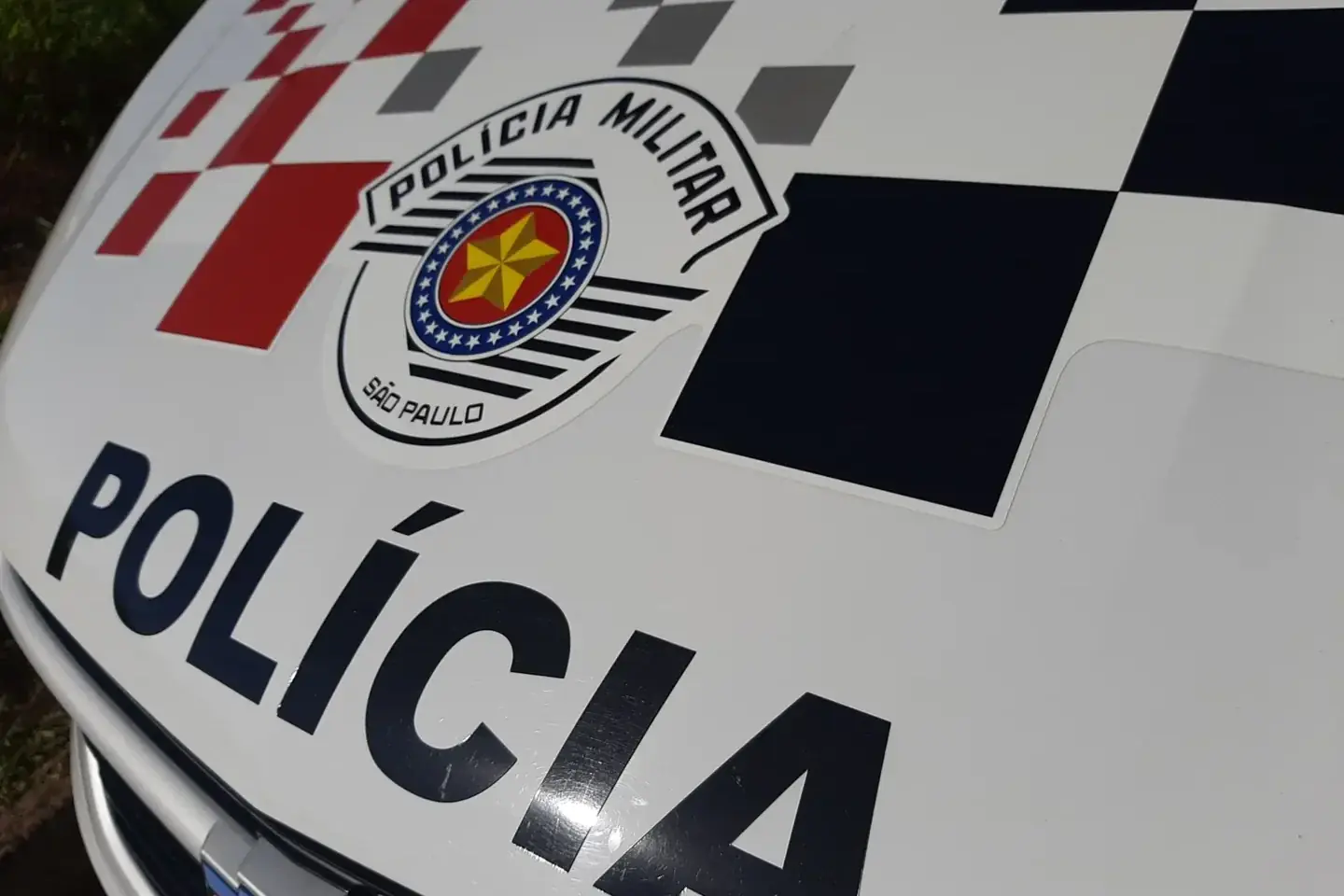 Idosa chama PM e entrega quatro armas do filho em Rio Preto