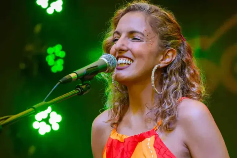Ana Laura faz show de forró no Sesi Rio Preto nesta quarta
