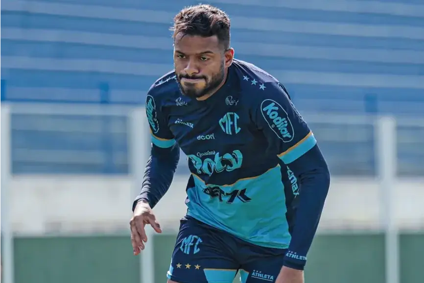 Reinaldo durante treinamento do Mirassol durante a semana (Divulgação/JP Pinheiro/Agência Mirassol)