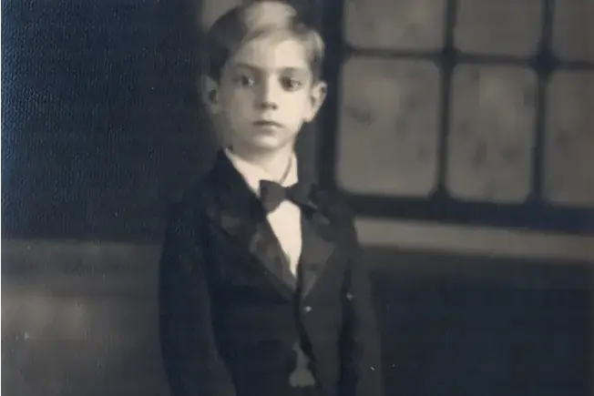 O menino Norberto, primeira vez de smoking 1938 (Arquivo/Diário da Região)