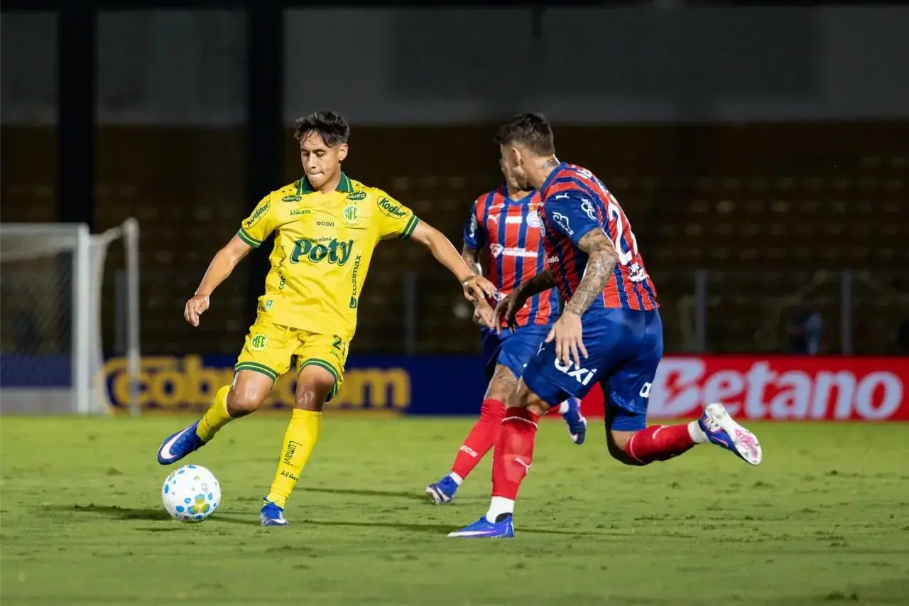 Mirassol saiu na frente, mas tomou a virada (JP Pinheiro/Agência Mirassol)