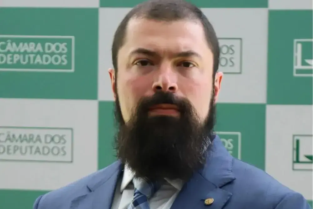 Bilynskyj promete fim de regras de armas se Flávio vencer