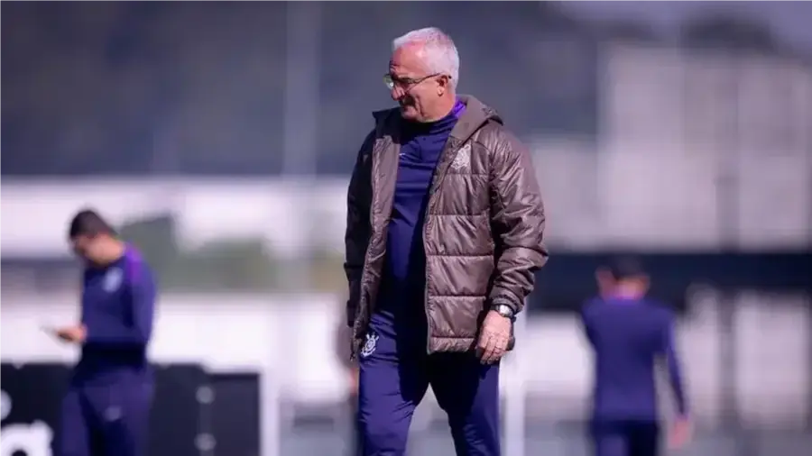 Dorival Júnior durante treinamento no CT Joaquim Grava (Rodrigo Coca/Agência Corinthians)