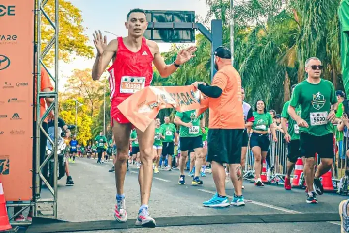 Altobele faz 10k em 32 minutos em prova de Rio Preto (Raquel Martins de Freitas)