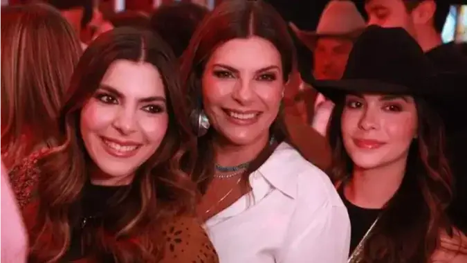Carolina Fagundes com as filhas, Catarina e Maria, deixaram Cuiabá e vieram curtir o Rodeo Country Bulls (Arnaldo Mussi)