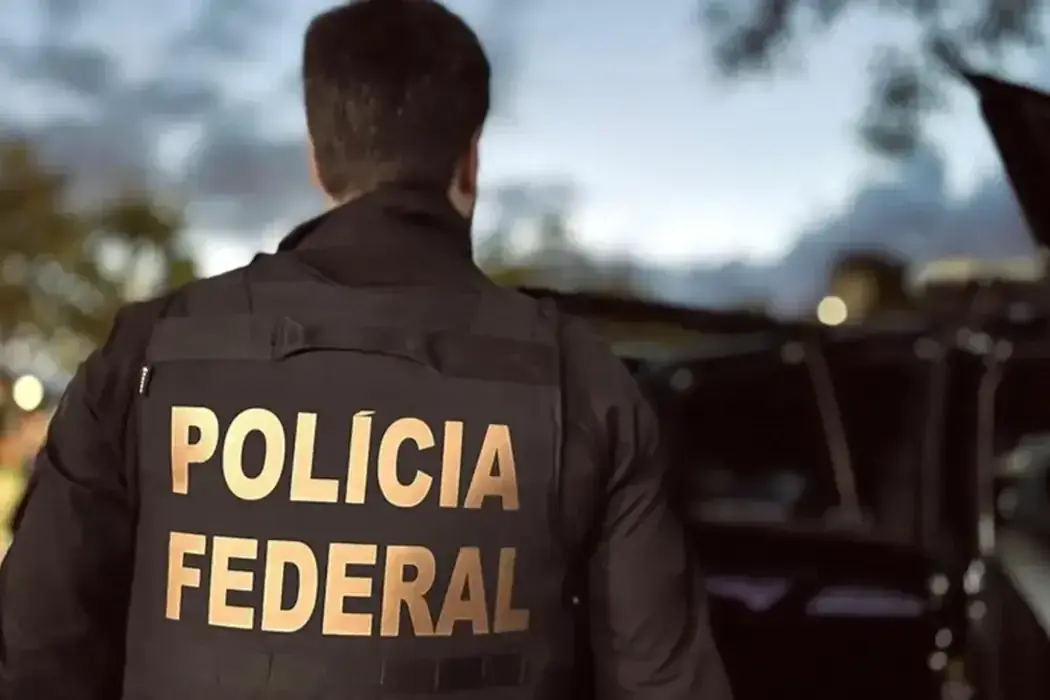PF prende ex-secretário e deputado em operação contra lavagem em postos
