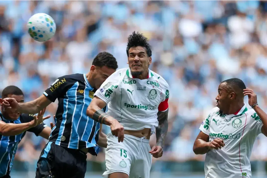 Palmeiras empata com Grêmio em 0 a 0 e iguala Flamengo