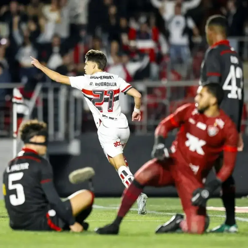 Bobadilla comemorando gol marcado diante do Vitória no Morumbis (Miguel Schincariol / São Paulo FC)
