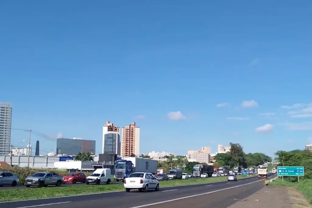 Engavetamento 'trava' Washington Luís em Rio Preto